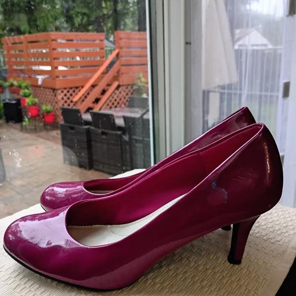 Comfort Plus slipon Heels Size 9.5 Elegant Magenta.Very Good Condition. - Picture 1 of 8
